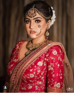 Unlocking the Beauty Secrets of Madiha Khan: A Makeup Maestro